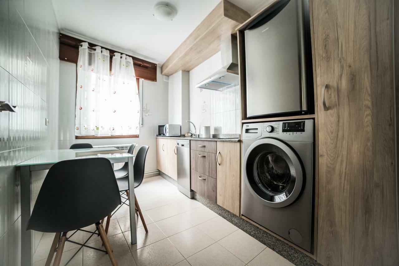 Apartamentos Enteros O Lagar Melide Eksteriør bilde